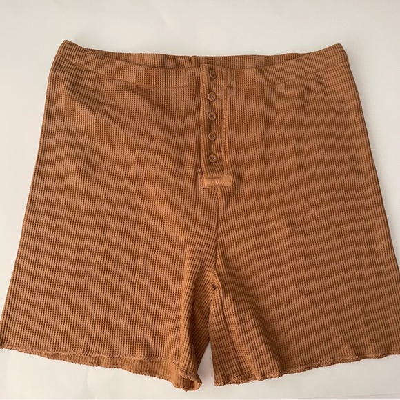 SKIMS Lounging Sleepwear Elastic Waist Waffle Knit Camel Shorts Size 4X - Picture 1 of 7